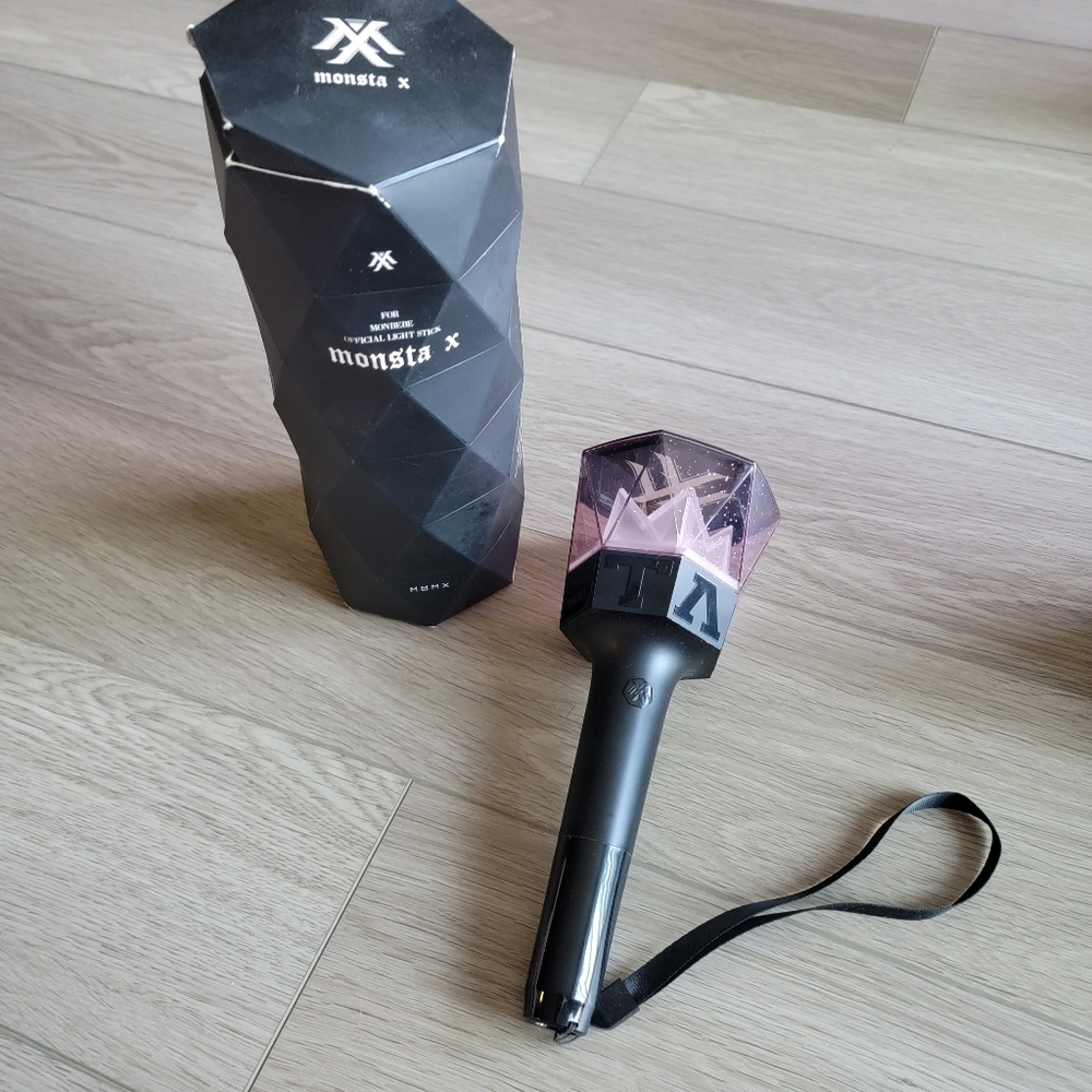Monsta X Lightstick Ver. 1